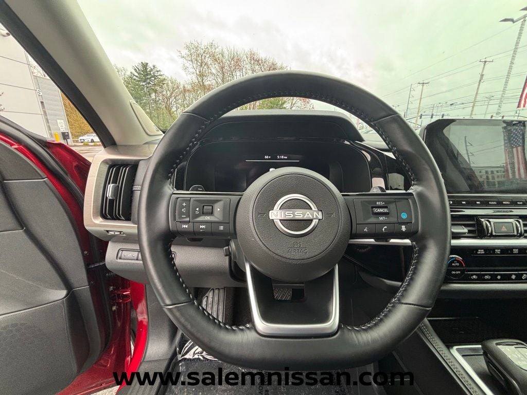 2025 Nissan Pathfinder Platinum