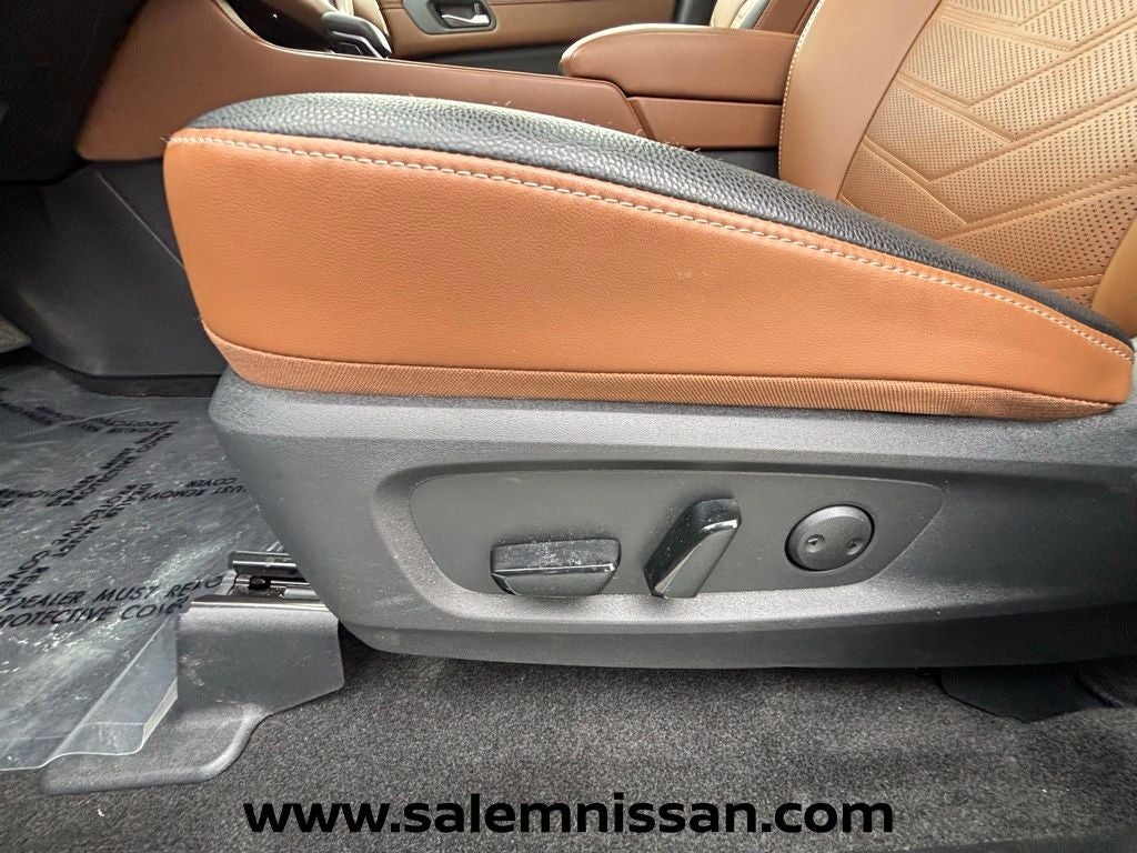 2025 Nissan Pathfinder Platinum