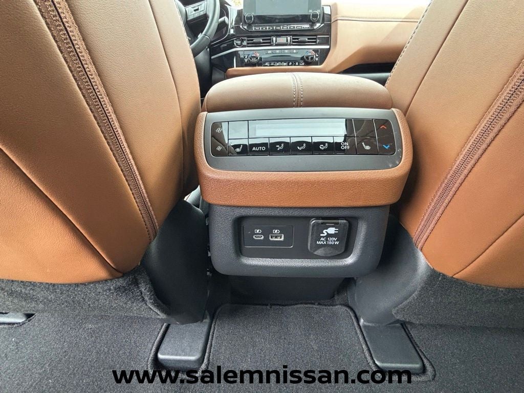 2025 Nissan Pathfinder Platinum
