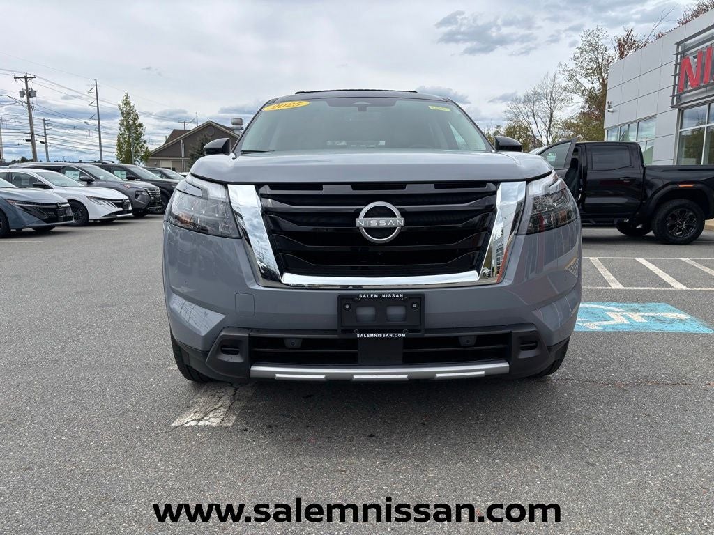 2025 Nissan Pathfinder Platinum