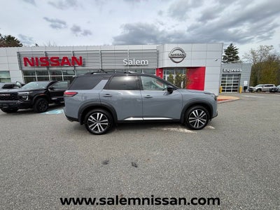 2025 Nissan Pathfinder Platinum