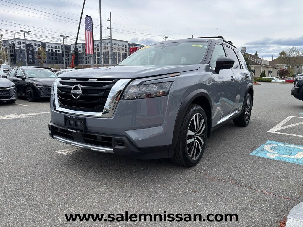 2025 Nissan Pathfinder Platinum