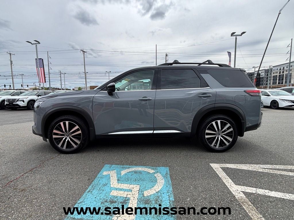 2025 Nissan Pathfinder Platinum