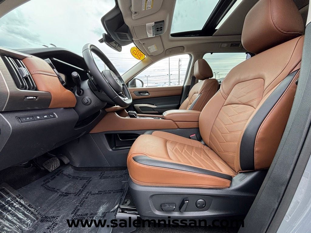 2025 Nissan Pathfinder Platinum