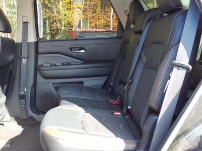 2023 Nissan Pathfinder Platinum