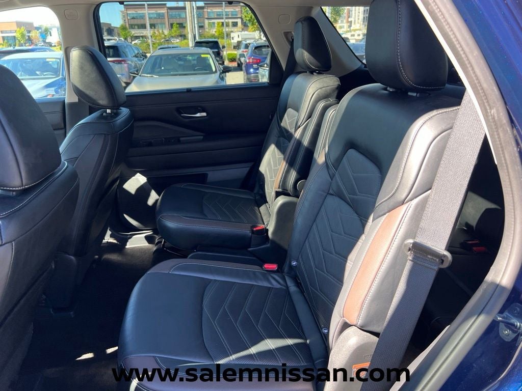 2024 Nissan Pathfinder Platinum