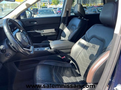 2024 Nissan Pathfinder Platinum