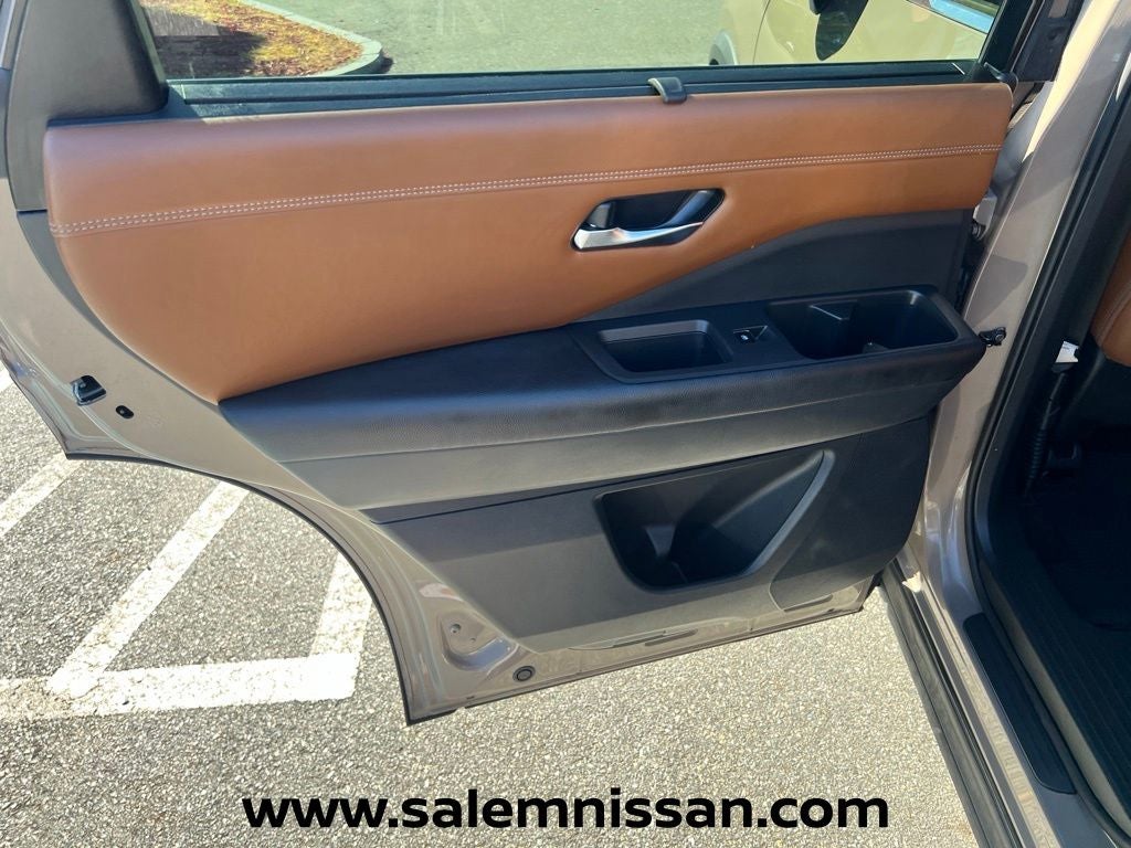 2023 Nissan Pathfinder Platinum