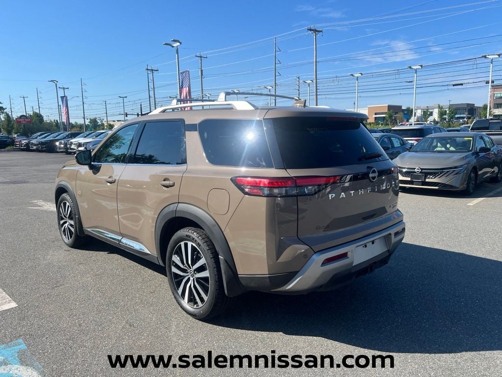 2023 Nissan Pathfinder Platinum
