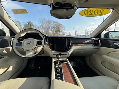2020 Volvo S60 T6 Momentum