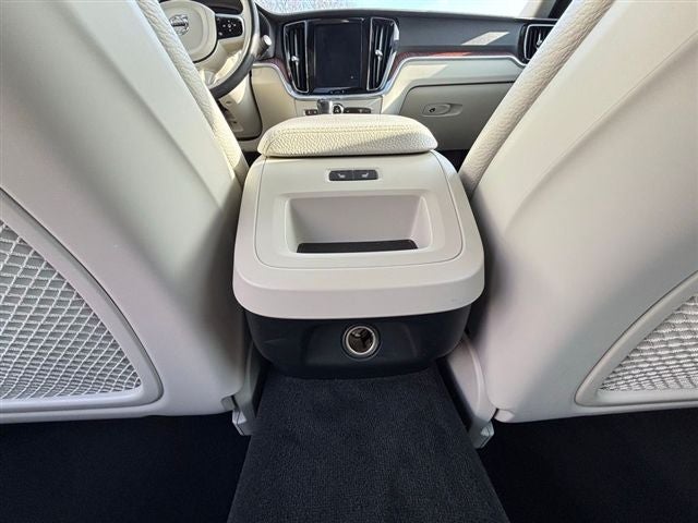 2020 Volvo S60 T6 Momentum