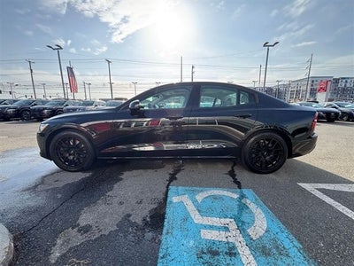 2020 Volvo S60 T6 Momentum