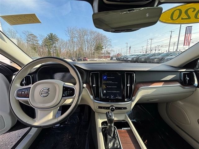 2020 Volvo S60 T6 Momentum