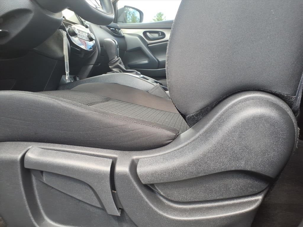 2022 Nissan Rogue Sport S