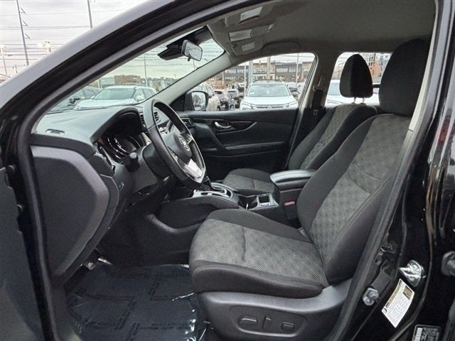 2022 Nissan Rogue Sport SV