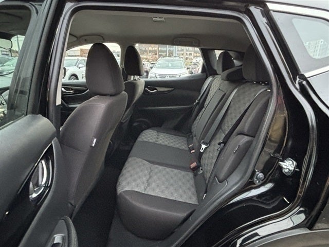 2022 Nissan Rogue Sport SV