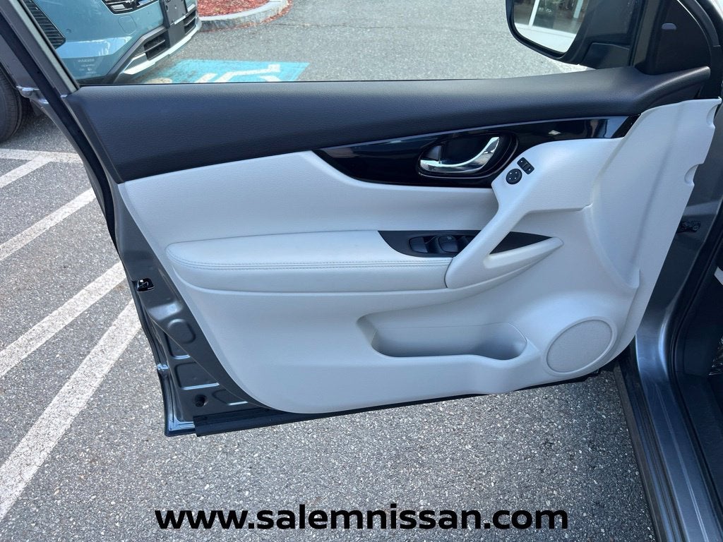 2022 Nissan Rogue Sport SL