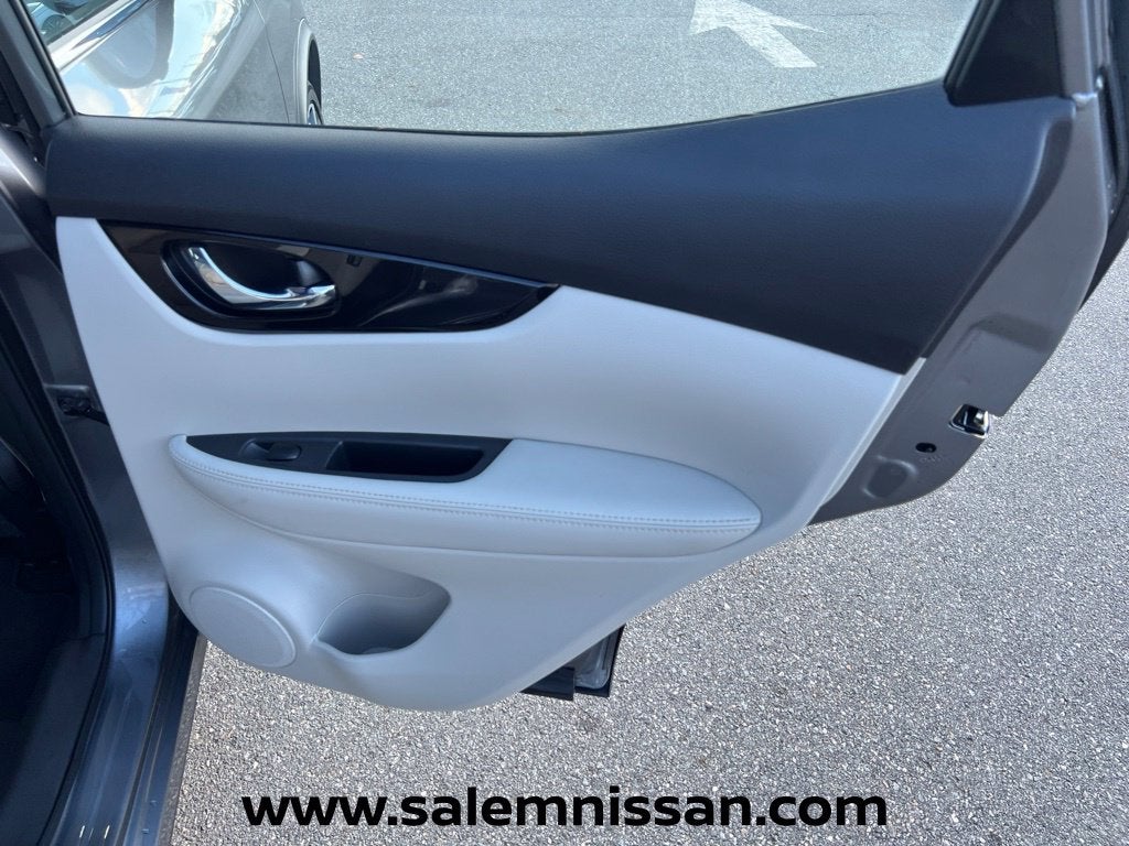 2022 Nissan Rogue Sport SL