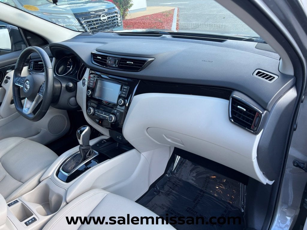 2022 Nissan Rogue Sport SL